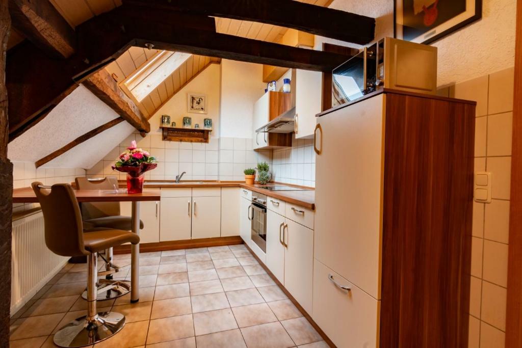 Ferienwohnung Flaemisches Weinhaus ヴィントリッヒ エクステリア 写真